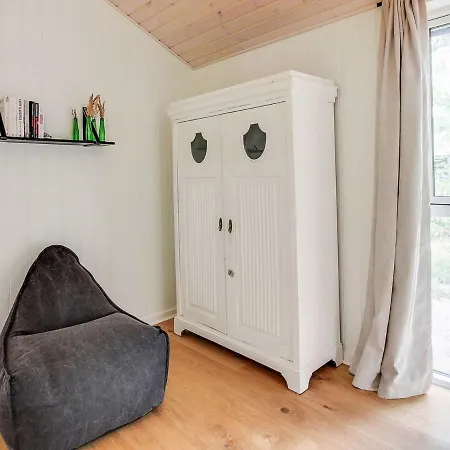 Holiday home Aleko - 2-5km From The Sea By Interhome Henne Strand